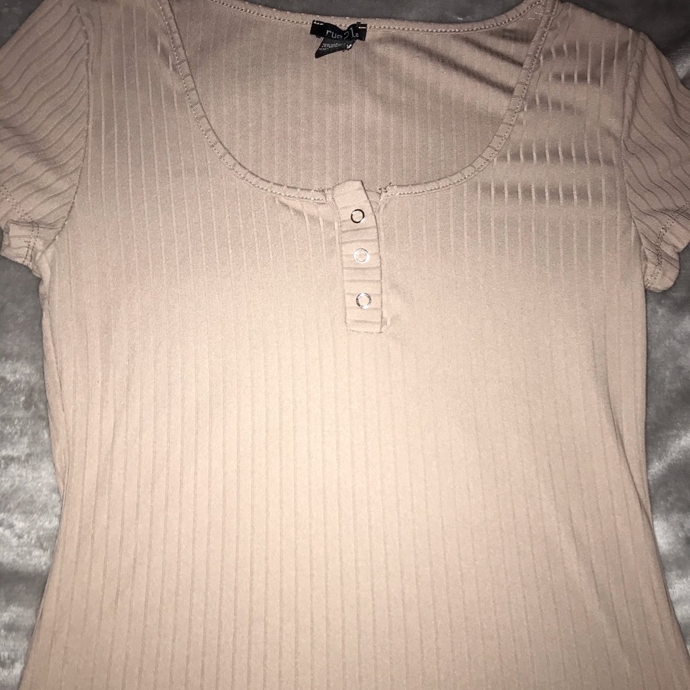 Women’s Top Short Sleeve